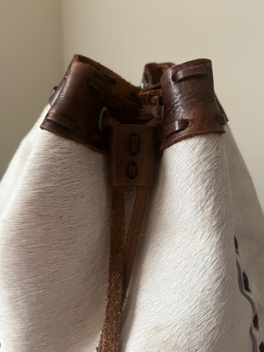 👜 Leather Cowhide Backpack – Vintage Style - Picture 3 of 17